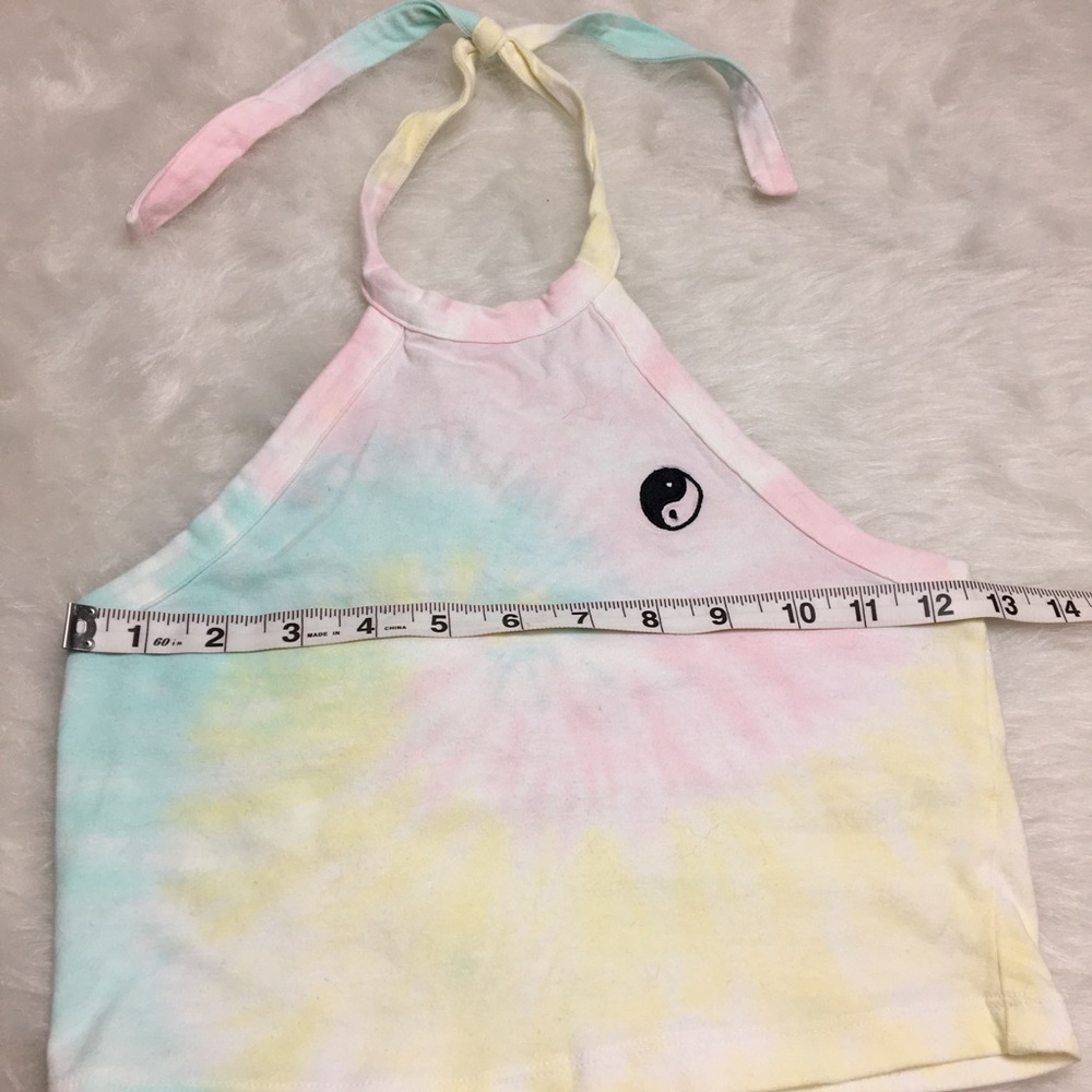 LA hearts tie dye ying yang halter crop top - Picture 6 of 7